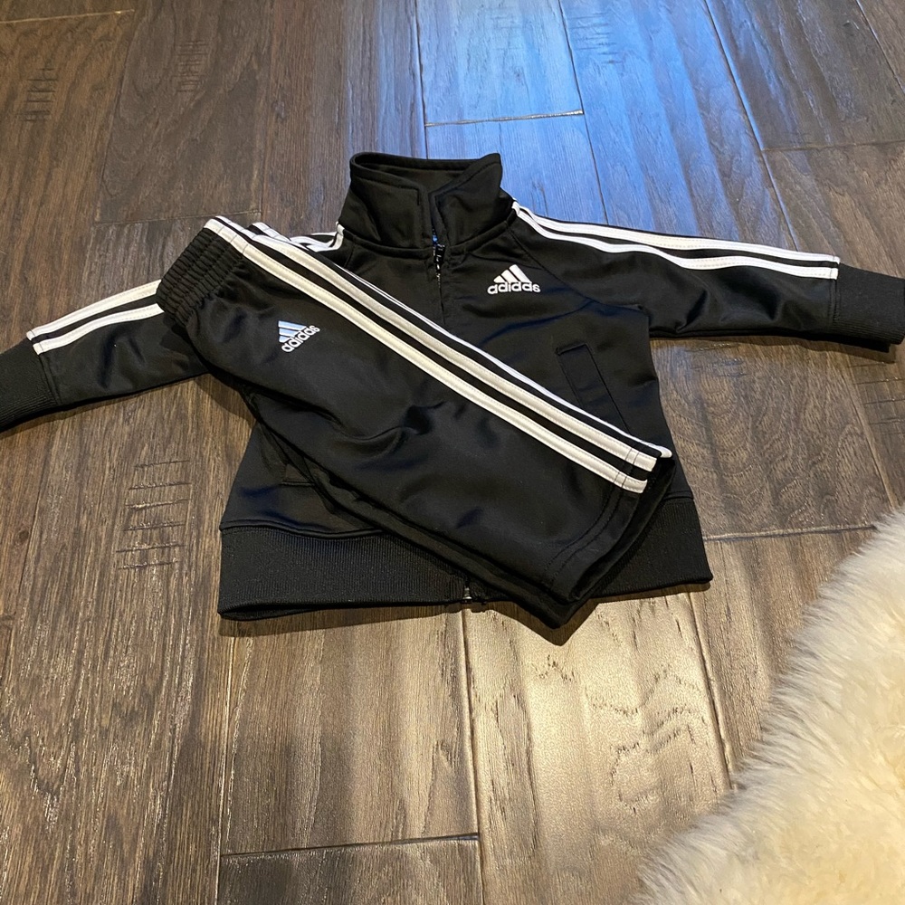 Adidas unisex track suit